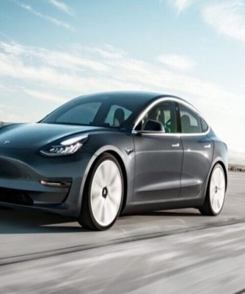 Із міркувань безпеки: китайське місто заборонило Tesla під час візиту Сі Цзіньпіна