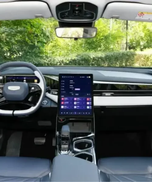 Стали відомі перші подробиці про новий Geely Atlas