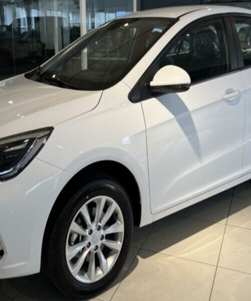 В Україну привезли недорогі електромобілі в стилі Hyundai Elantra