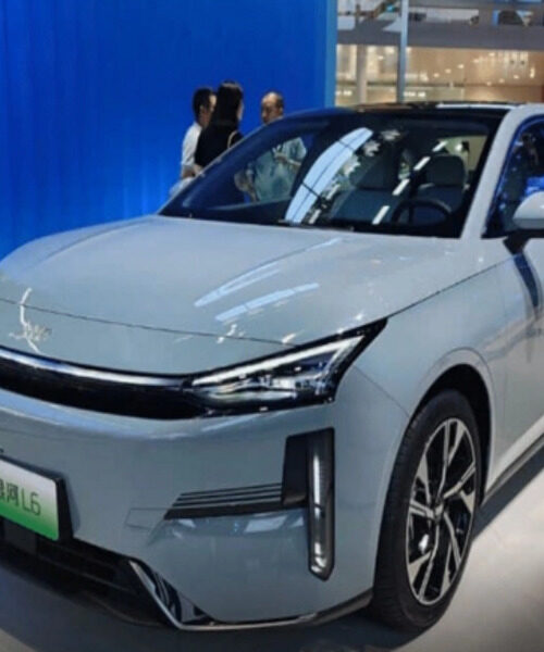 Geely запустила виробництво нового гібридного седана