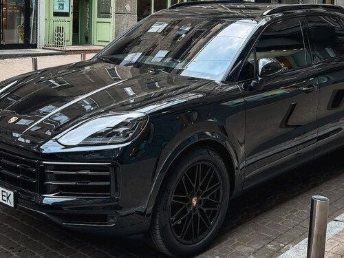 В Україні з’явився новітній кросовер Porsche Cayenne 2023