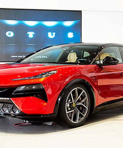 В Україну приїхав перший кросовер від Lotus