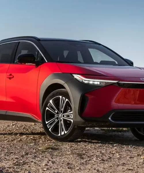 Toyota готує десятки нових дешевих електромобілів із великим запасом ходу