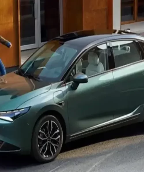 Новий Xpeng P5: китайський електрокар здивував оснащенням