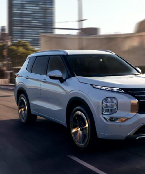 На український ринок виходить оновлений кросовер Mitsubishi Outlander