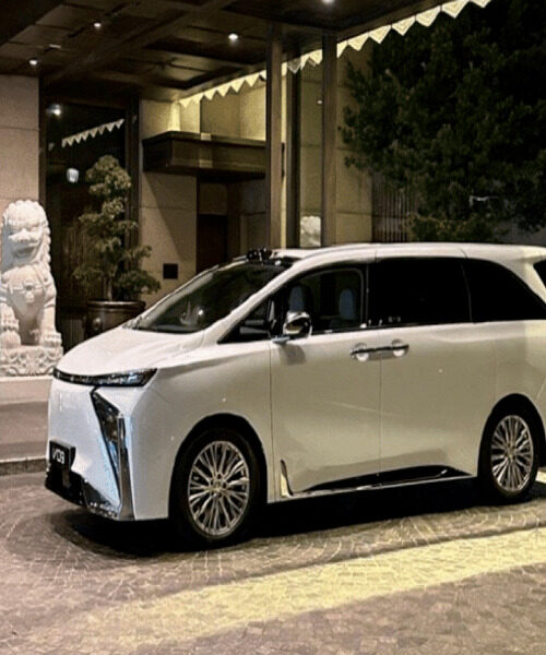 Сьогодні запускають продаж китайського мінівена Hycan V09
