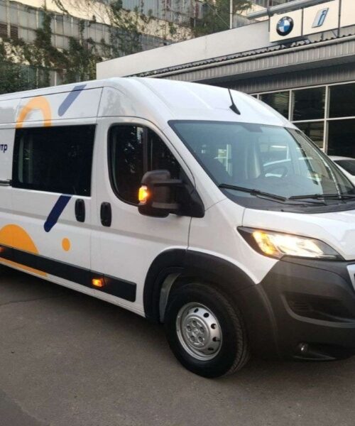 Український виробник представив партію спецавтомобілів для соціальної допомоги населенню