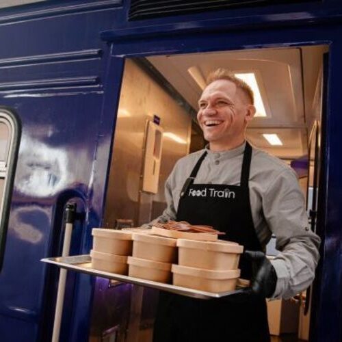 Укрзалізниця запустила перший у світі поїзд-кухню: розклад та меню