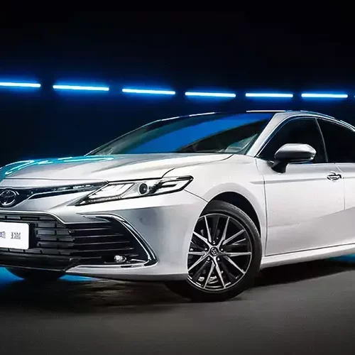 У нової Toyota Camry буде три “обличчя”: деталі
