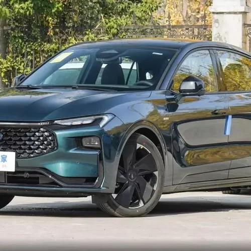 Сьогодні Ford презентує нове покоління седана Mondeo
