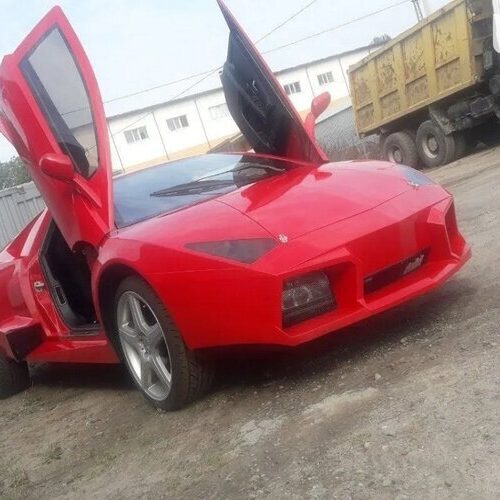 Львів’янин побудував копію Lamborghini Reventon зі склопластику
