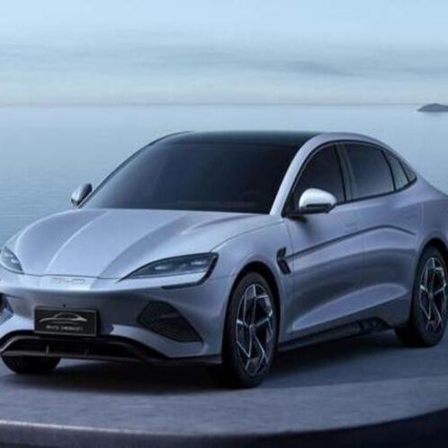 Автомобілем року 2024 року вперше може стати китайський електрокар