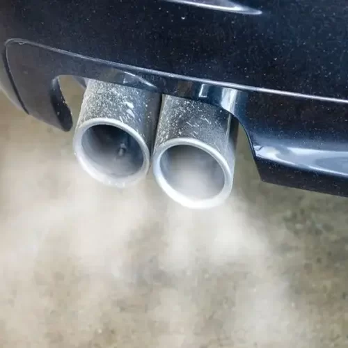 Канада заборонила продаж бензинових та дизельних авто з 2035 року