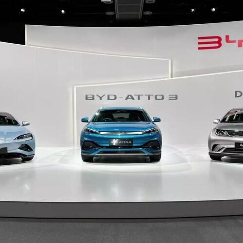 Tesla може поступитися світовою першістю з продажу електромобілів китайському BYD