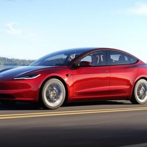 Tesla знову знизила ціну на свою найдешевшу модель