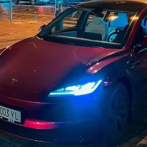 В Україну привезли найновішу Tesla-2023