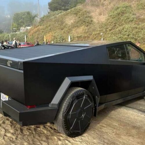 Швидкий, потужний, дорогий: що не так з Cybertruck Ілона Маска?