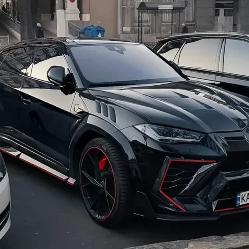 В Україну привезли тюнінгований Lamborghini Urus