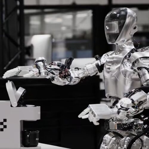 BMW «найняла» людиноподібних роботів для свого заводу в США