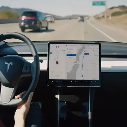 В автошколах Норвегії заборонили використовувати електромобілі Tesla