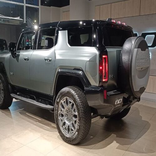 В Україні з’явився новітній електромобіль Hummer