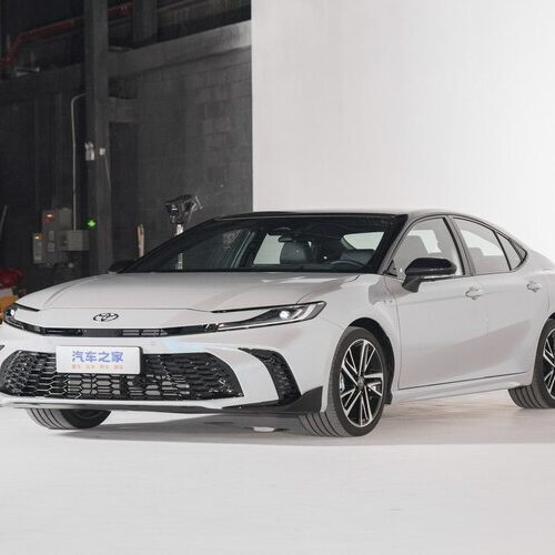У Китаї стартували попередні продажі нової Toyota Camry