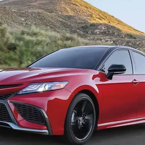 Toyota Camry 2024 визнано найкращим седаном у світі
