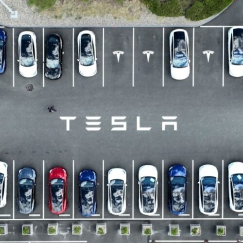 В Америці прагнуть заборонити технологію допомоги водієві Tesla