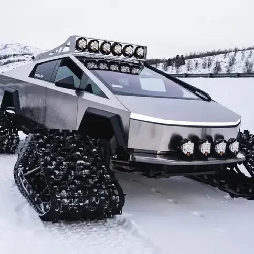 З Tesla Cybertruck вирішили зробити гусеничний снігохід