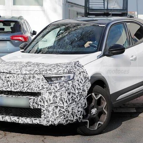 Опублікували перші фото кросовера Opel Mokka 2025