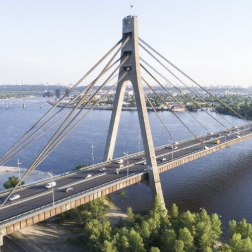 На столичному Північному мосту обмежать рух транспорту