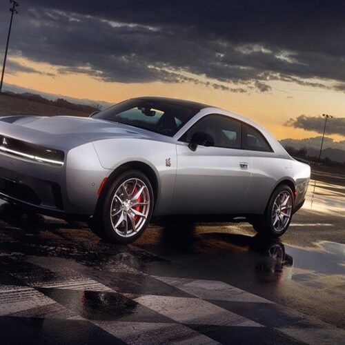Dodge представив свій перший електричний маслкар