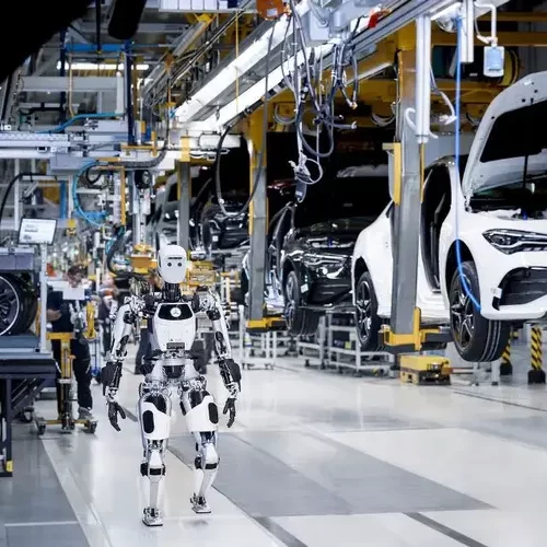 Mercedes-Benz наслідувала приклад BMW і теж «найняла» роботів-гуманоїдів