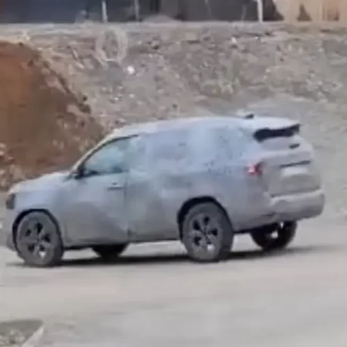 Перший семимісний позашляховик Dacia Bigster з’явився на тестах