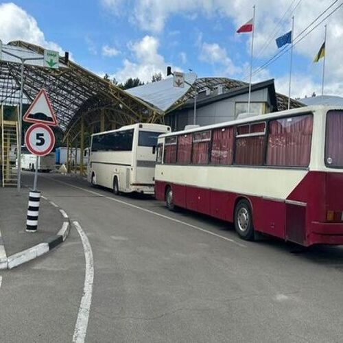 Україна змінює правила пропуску автобусів на кордоні