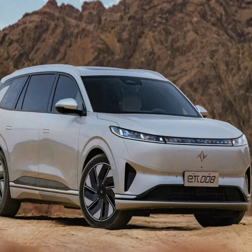У Китаї показали доступний сімейний електромобіль – Dongfeng eπ 008