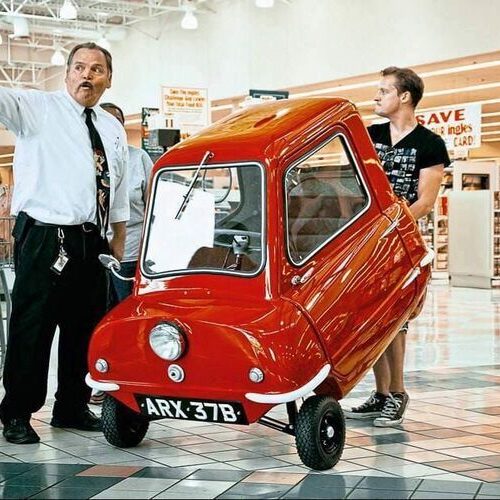 Історія найменшого серійного автомобіля у світі – Peel P50