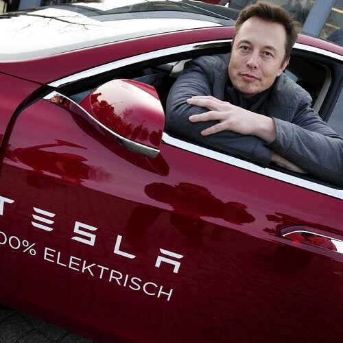 Публічні заяви Маска знижують попит на Tesla