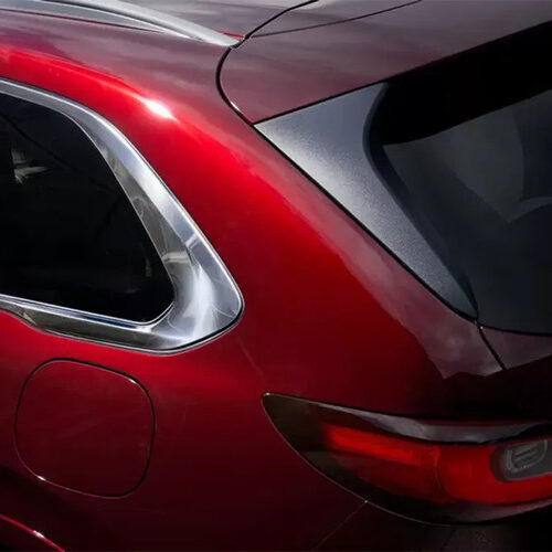 Mazda показала фрагмент нового кросовера CX-80