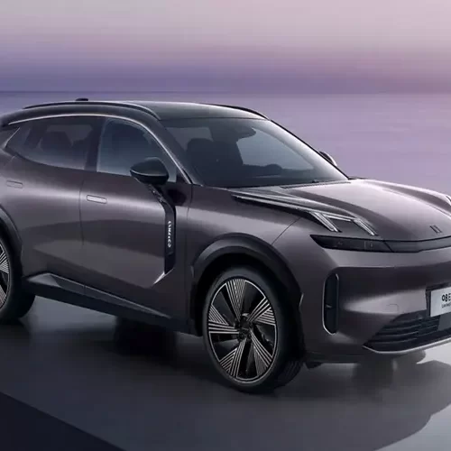 У продаж надійшов футуристичний кросовер від Volvo та Chery