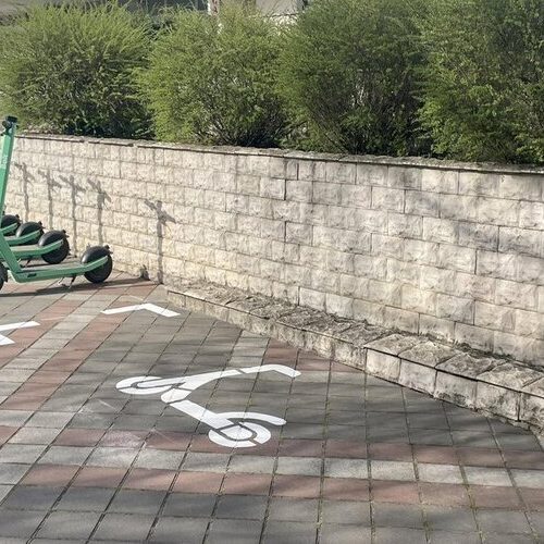 Правила користування та паркування електросамокатів