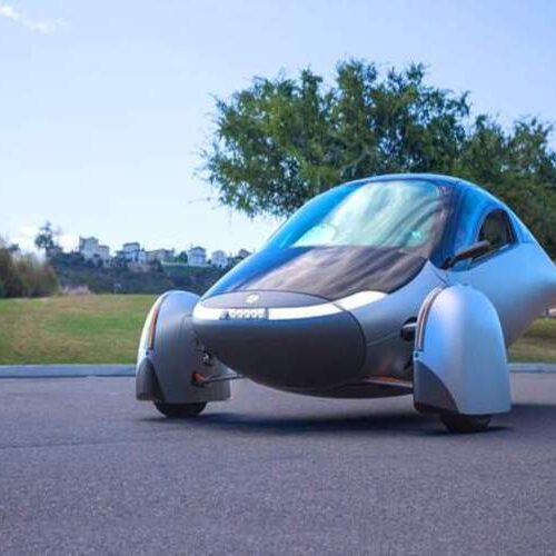 Триколісний сонячний електромобіль Aptera вивели на ринок