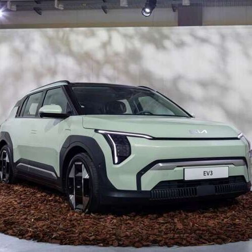 Kia представила електрокросовер EV3