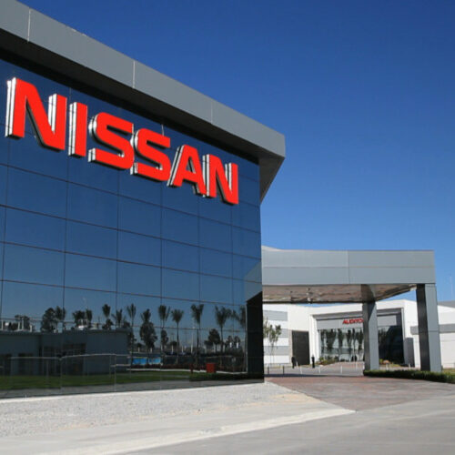 Nissan дозволив своїм дилерам продавати автомобілі із серйозними знижками