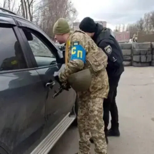 В Україні пропонують поставити легкові авто на облік у ТЦК