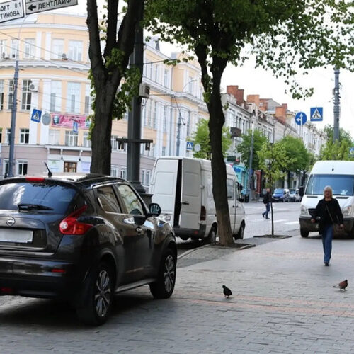 Що загрожує за їзду тротуарами та пішохідними доріжками