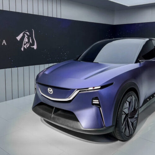 Mazda показала концептуальний електричний кросовер Arata