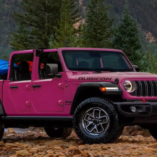 Jeep почне фарбувати пікапи Gladiator у яскраво-рожевий колір