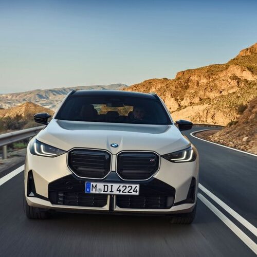 BMW представила оновлений X3 2025 з підсвічуванням контуру «ніздрів»