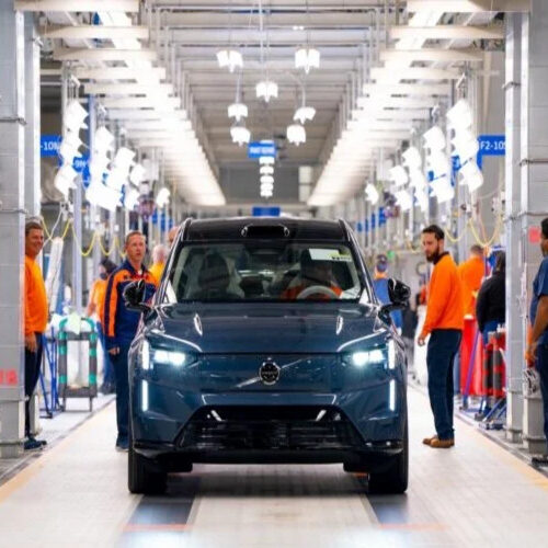 Volvo нарешті запустила збірку електричного EX90